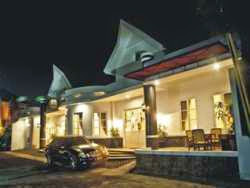 Hotel Bintang 3 Yogyakarta - Ipienk House