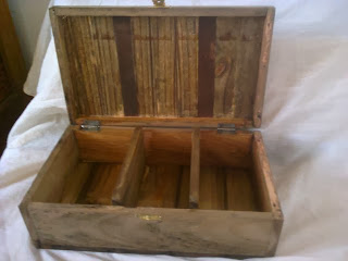 Caja de madera con divisiones 
