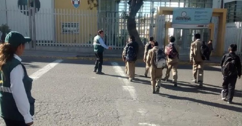 En 4% se incrementó retorno de escolares de colegios privados a estatales, informó GRE Arequipa En 4% se incrementó retorno de escolares de colegios privados a estatales, informó GRE Arequipa