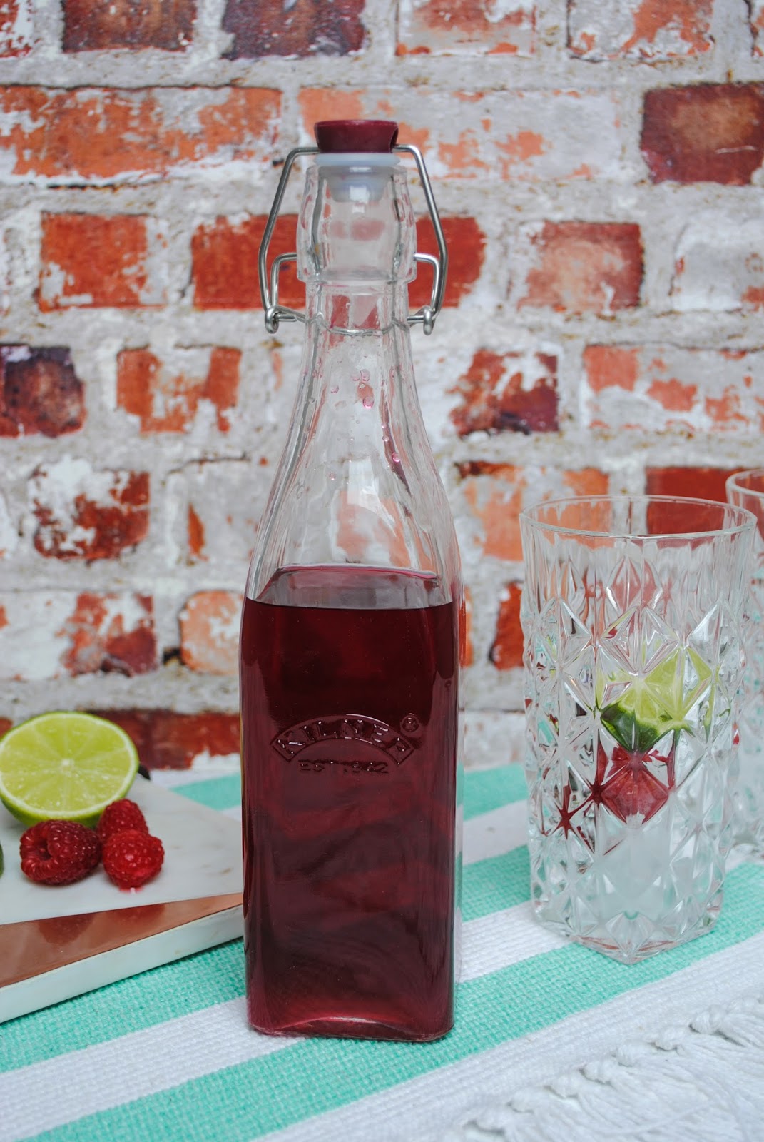 Sharkett Sisters: HOMEMADE RASPBERRY GIN
