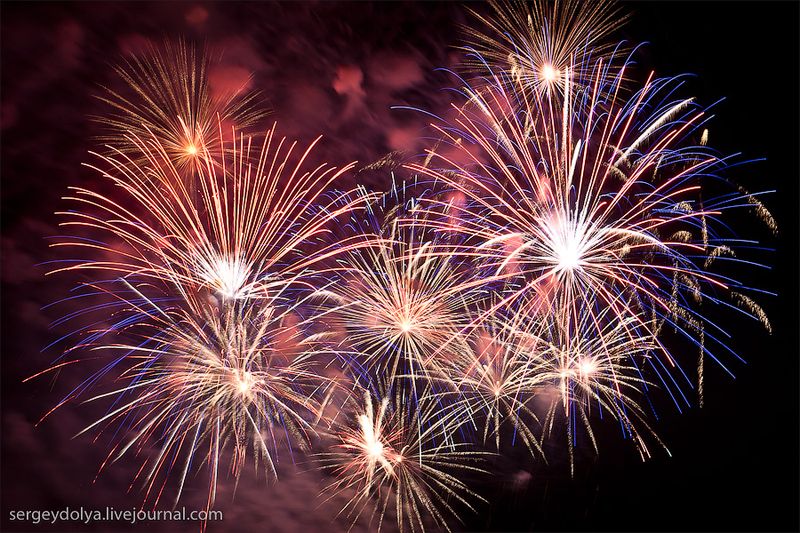 новогодний салют в казани. красивый салют. фейерверки парнас. фейерверки парнас. фейерверки парнас.