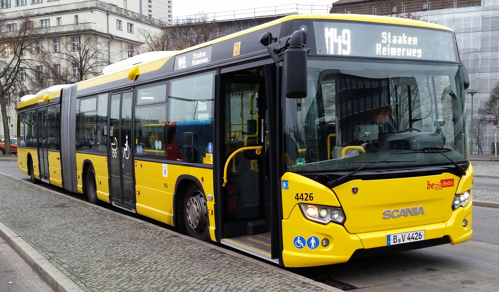 Berlin: Verkehrs-Presseschau und -Informationen: Bus: Mitfahren in