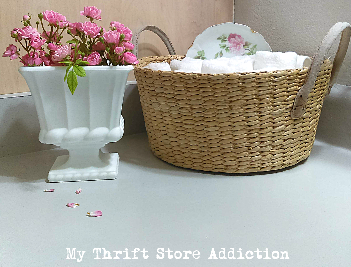 Are your countertops dated? Check out this easy and thrifty way to update them! DIY painted countertops