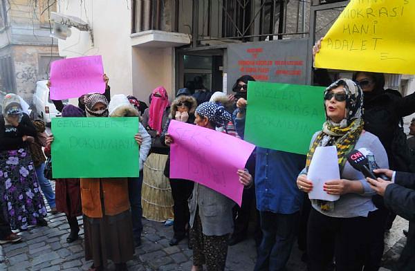 Karaköy Genelevi'nde Çalışan Kadınlar Eylem Yaptı