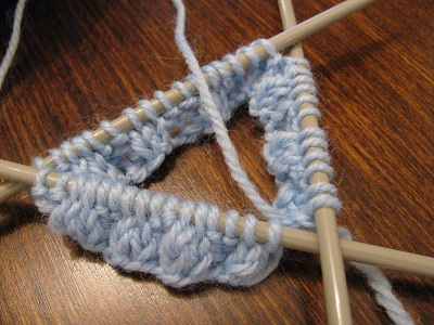 tricoter avec 4 aiguilles
