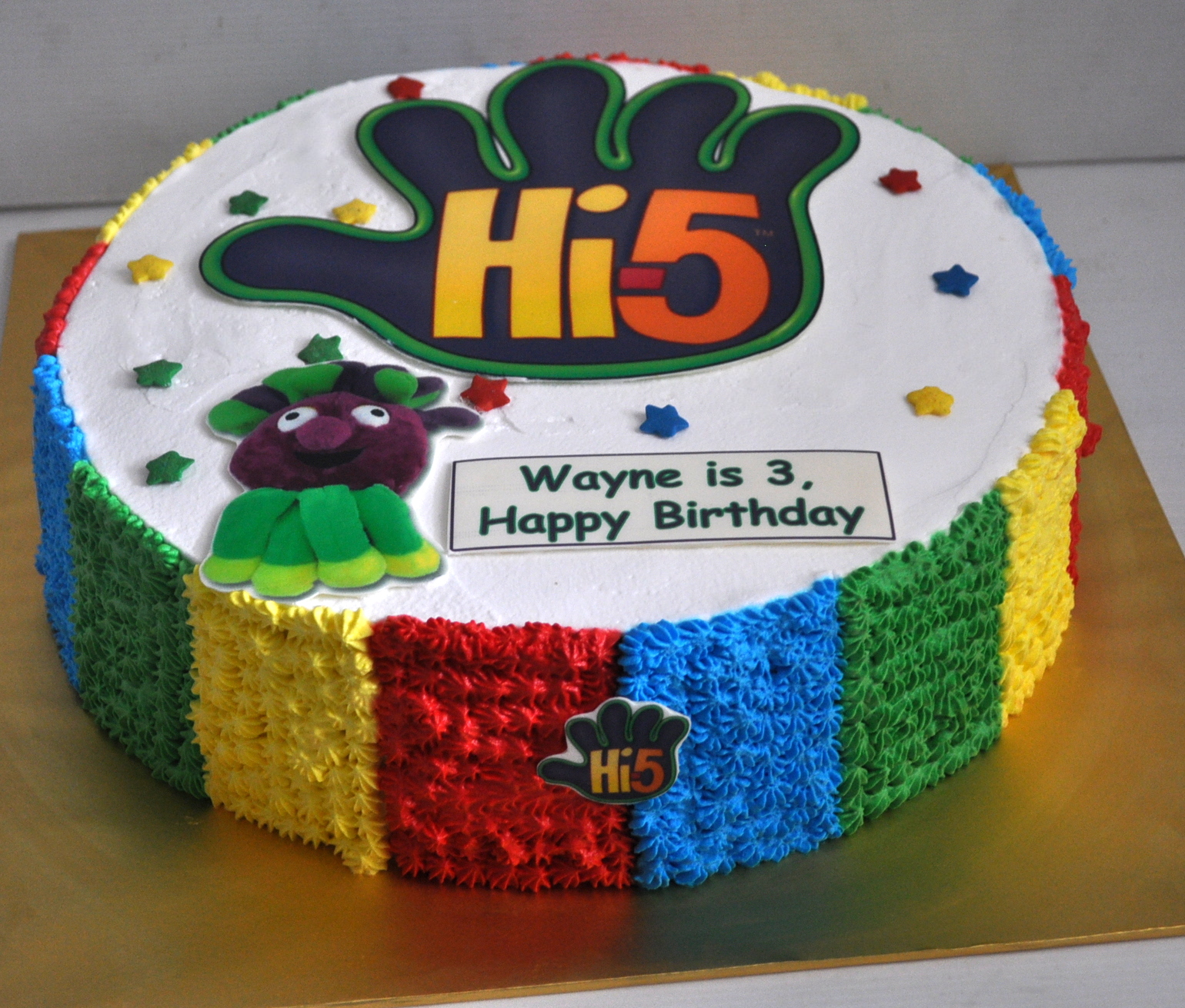 Izah's Kitchen Hi 5 Theme cake for Wayne