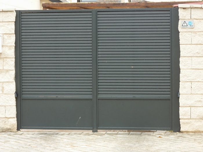 CERRAJERÍA CEDAVE: PUERTAS CORREDERAS Y ABATIBLES