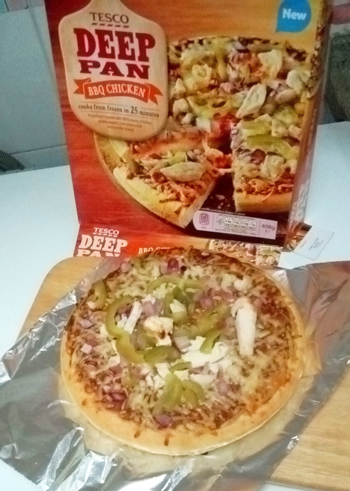 Supersupergirl's Food Reviews TESCO Deep Pan BBQ Chicken pizza