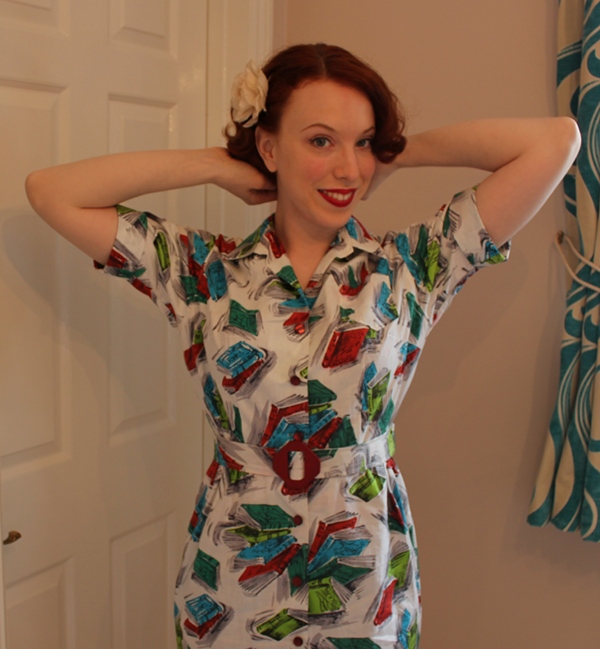 The Little Red Squirrel: My 1950s Novelty Print Book Dress!