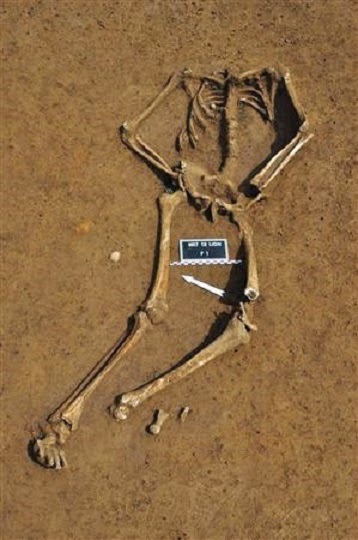 Battle of Waterloo skeleton identified by historian