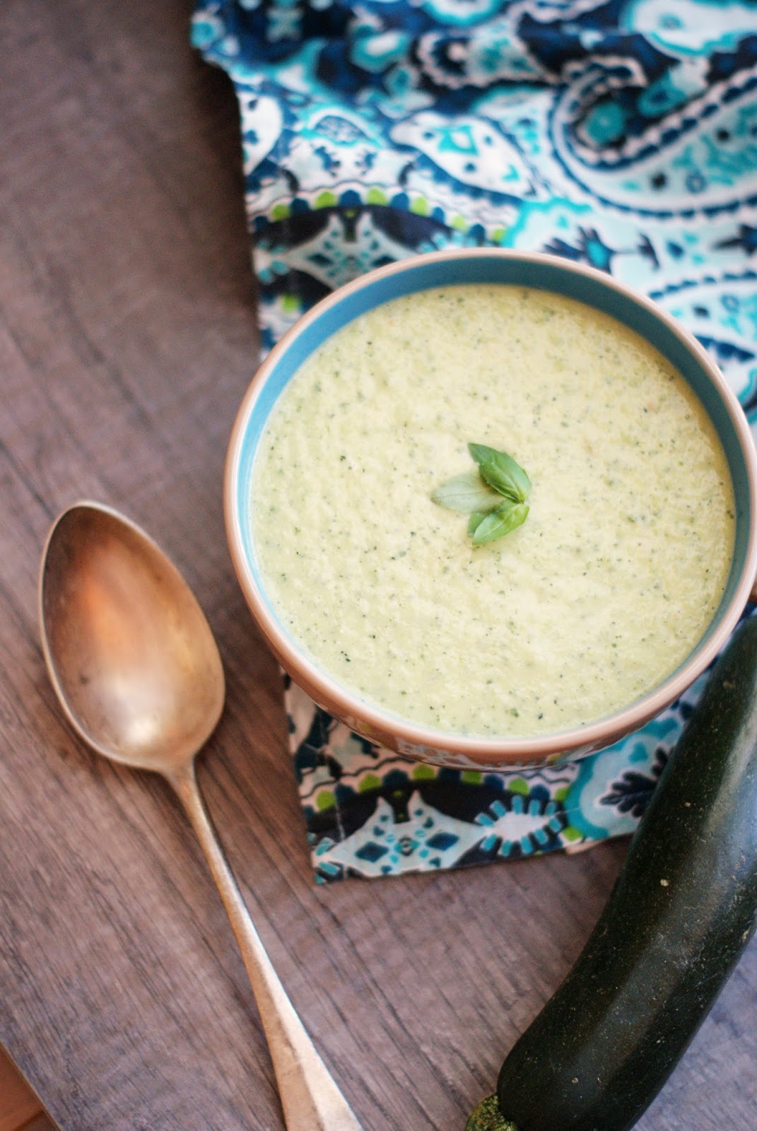 Totally Veg!: Grüne Gazpacho - kalte Zucchini-Suppe für heiße Tage
