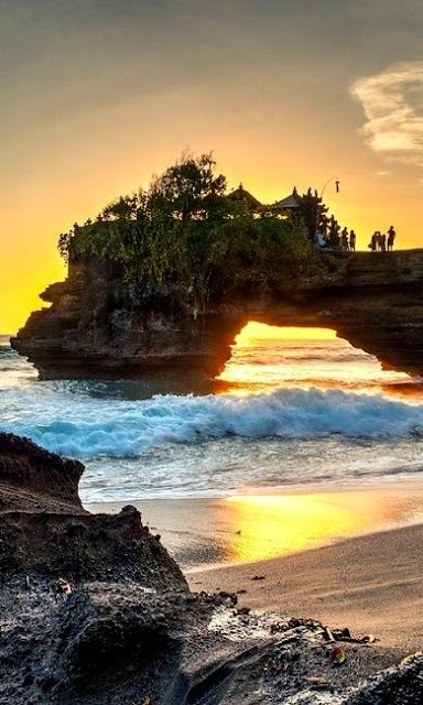 Hint Tapınakları ve Efsaneleri Tanah Lot Tapınağı/Endonezya-Bali