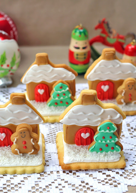 5 stand up gingerbread house sugar cookies
