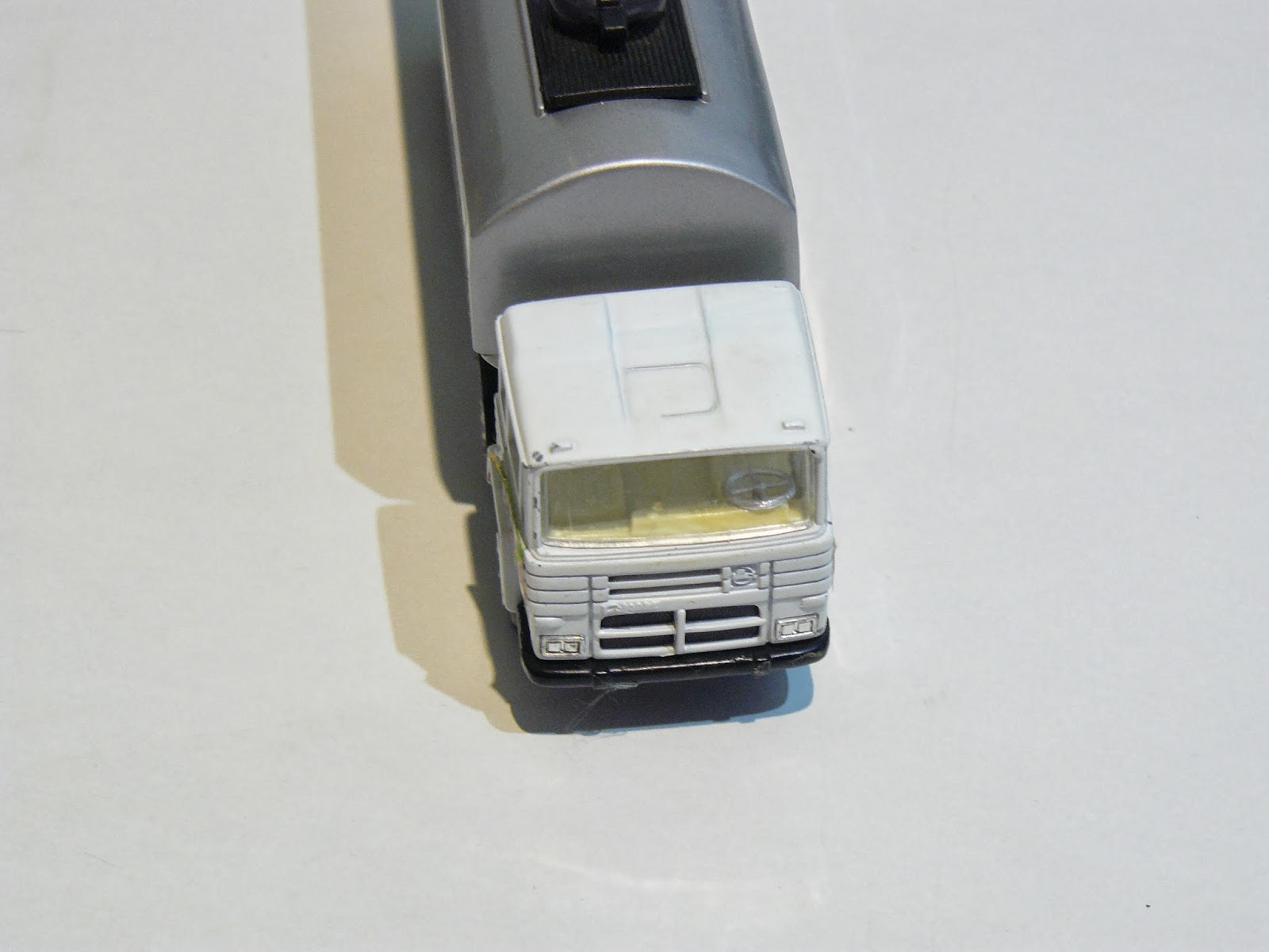 Mira Spain ref 100 coffret constructiones camion Pegaso métal 1/64 neuf