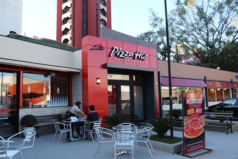 No Tel Pizza Hut Pizza Hut quer abrir 700 lojas no Brasil até 2023