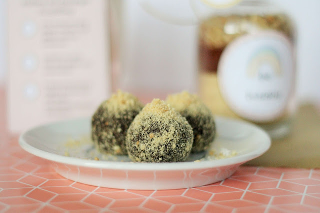 Pralinenmischung im Glas: Kakao-Bällchen Pralinenmischung im Glas: Kakao-Bällchen