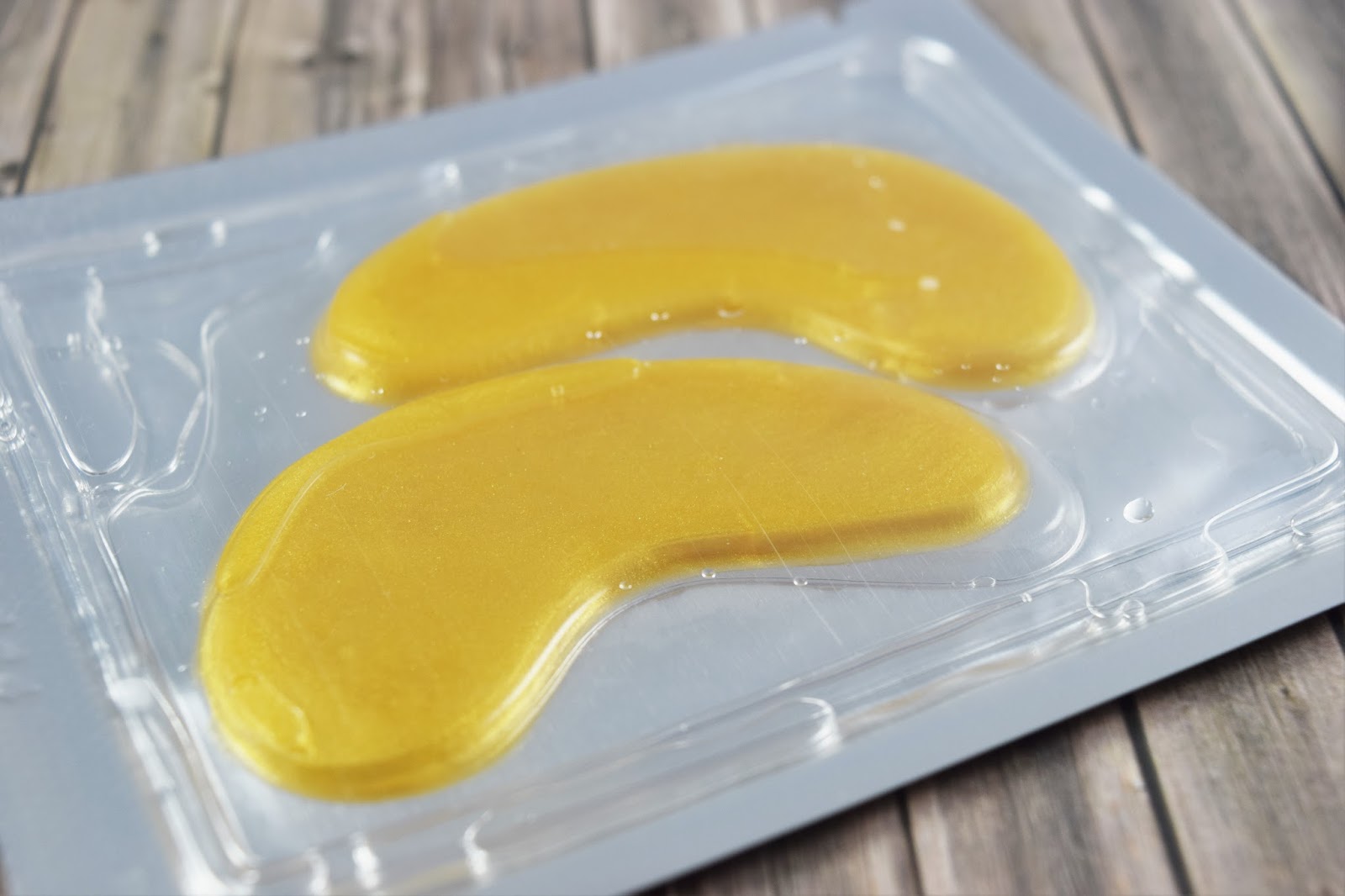 FACE MASK FRIDAY 2 COLLAGEN UNDEREYE MASKS WORTH TRYING A Life With