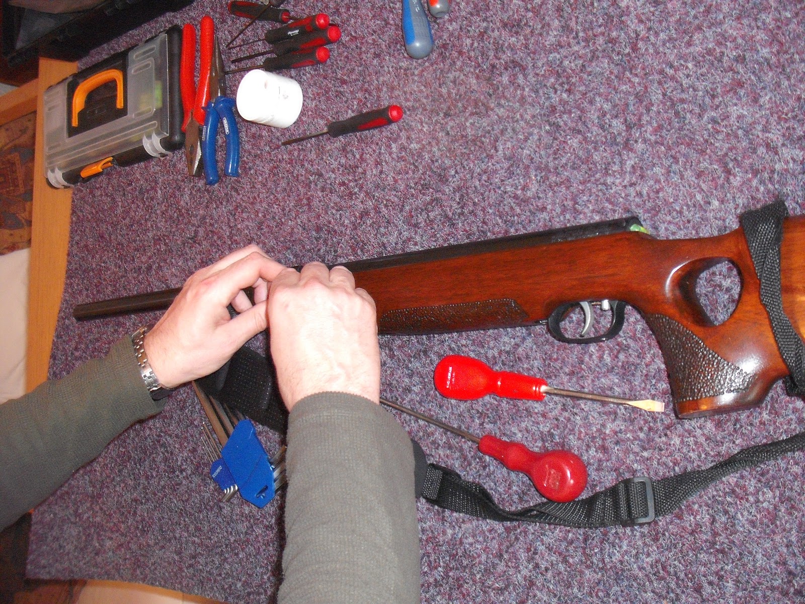 AIR RIFLES AND SHOOTING HW98 SPRING REMOVAL, CUTTING , MOLY GREASING.