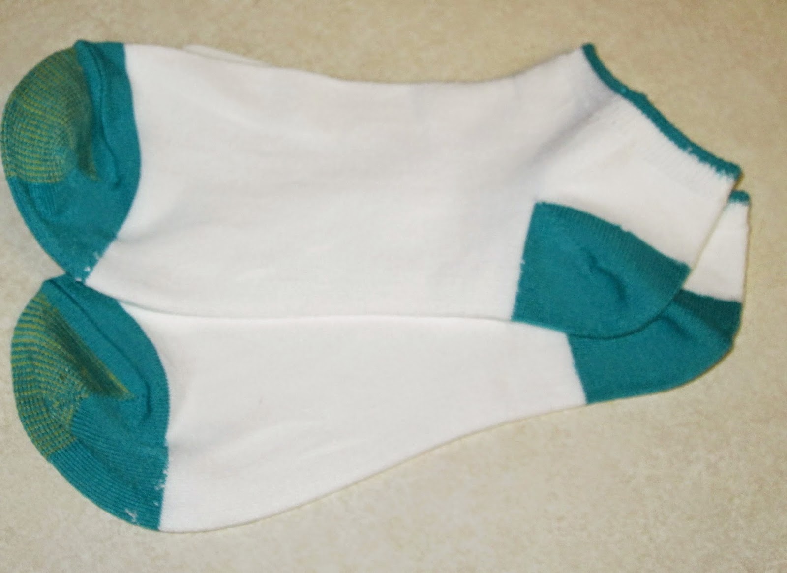 Mommie of 2 Gold Toe Ultra Soft Socks Review
