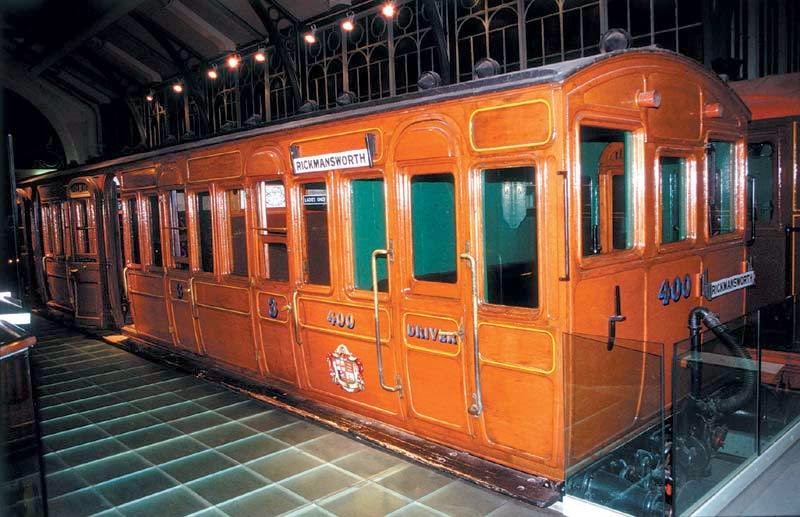 Первые поезда в метро Первые поезда в метро