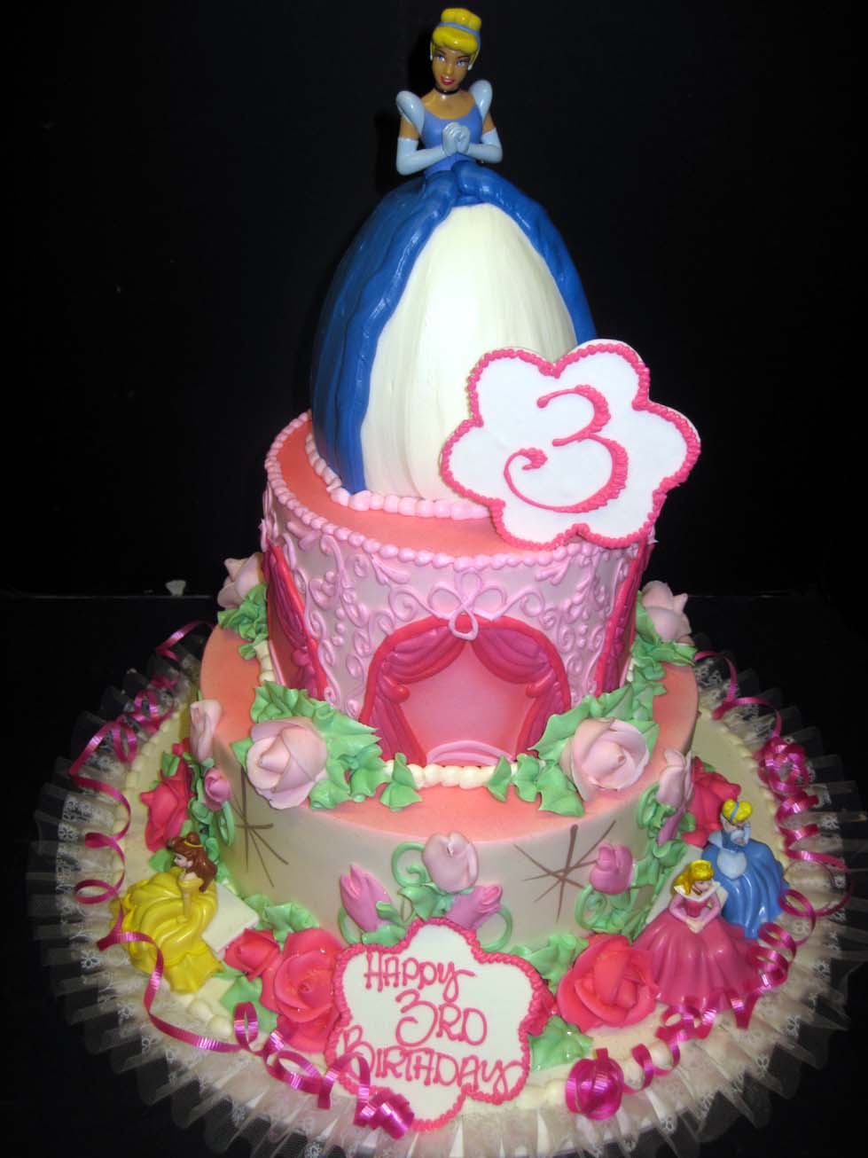 Hansen's Cakes It's always fun here at Hansen's Cakes!