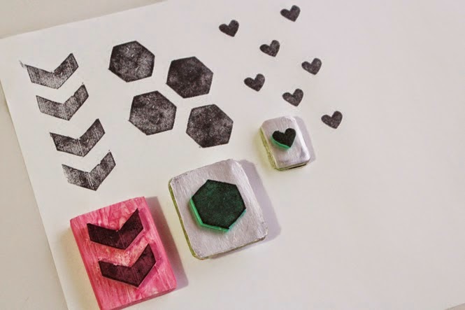 http://curlymade.blogspot.pt/2014/04/diy-stamps-with-hannah.html