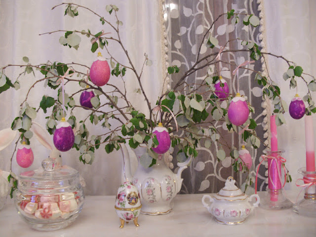 Decorate the house for Easter