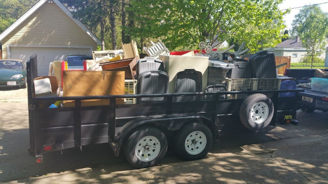 Should You Choose to Hire a Junk Trailer Service for Your Junk Removal