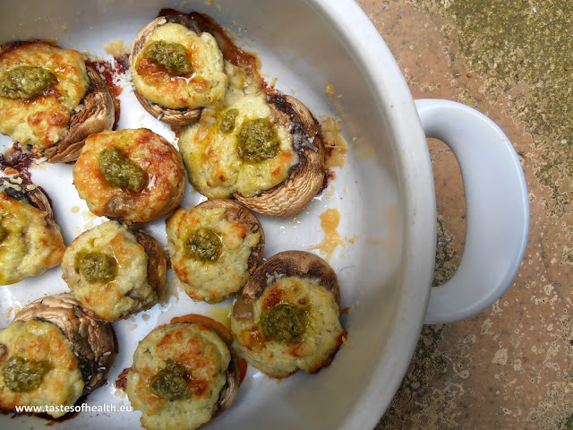 mushrooms, stuffed mushrooms, ricotta, pesto, vegetarian