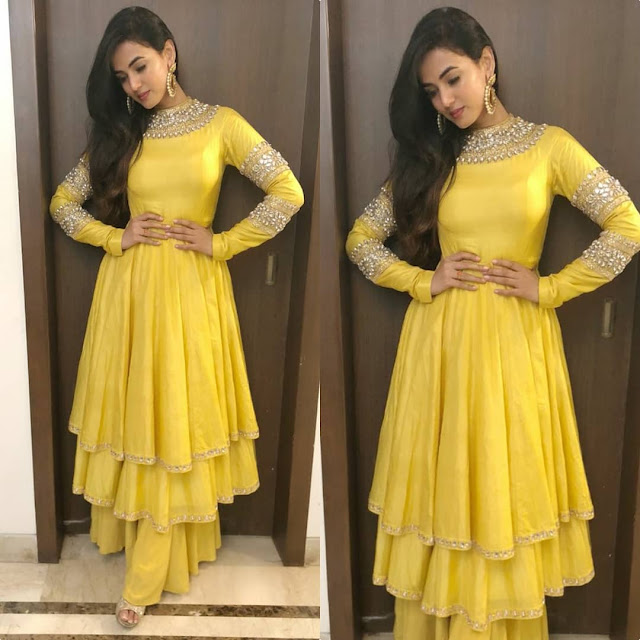 Sonal Chauhan Picks up a Yellow Attire for Iftaar Party