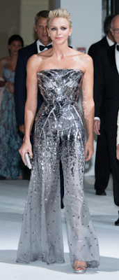 Combinaison Atelier Versace / sandales Atelier Versace / minaudière Atelier Versace ?
