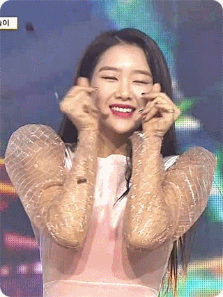 쇼챔에서 여러가지 매력을 보여주는 오마이걸 지호.gif | 인스티즈