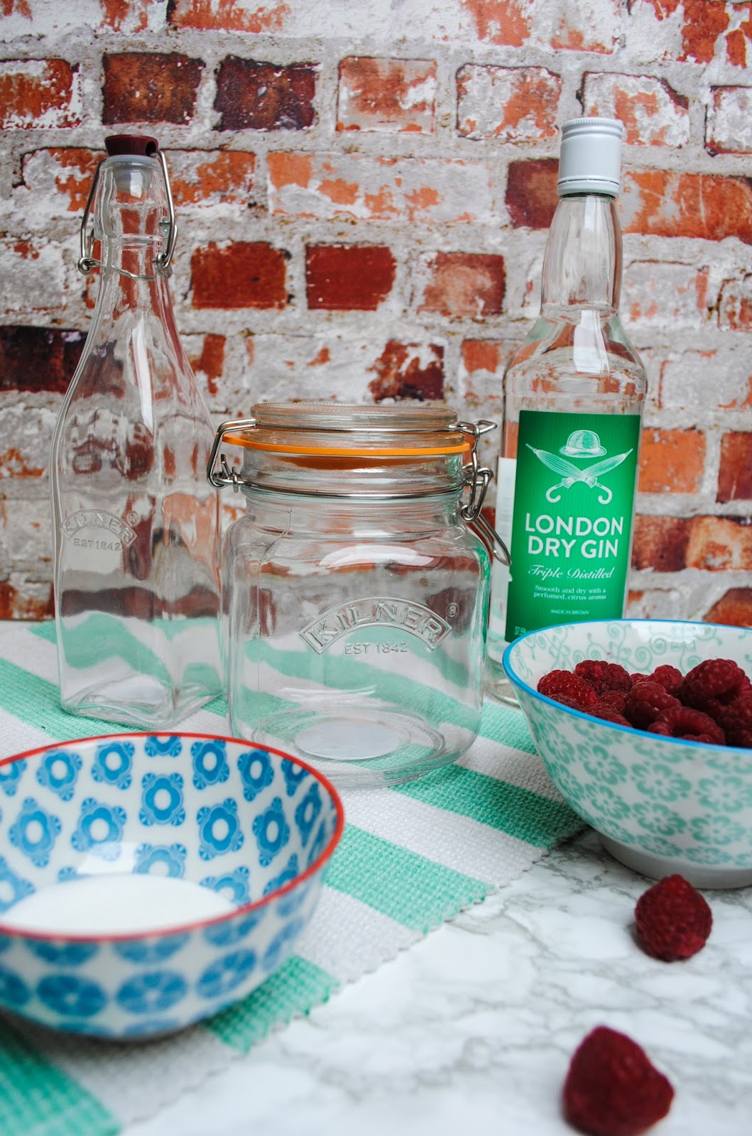 Sharkett Sisters: HOMEMADE RASPBERRY GIN