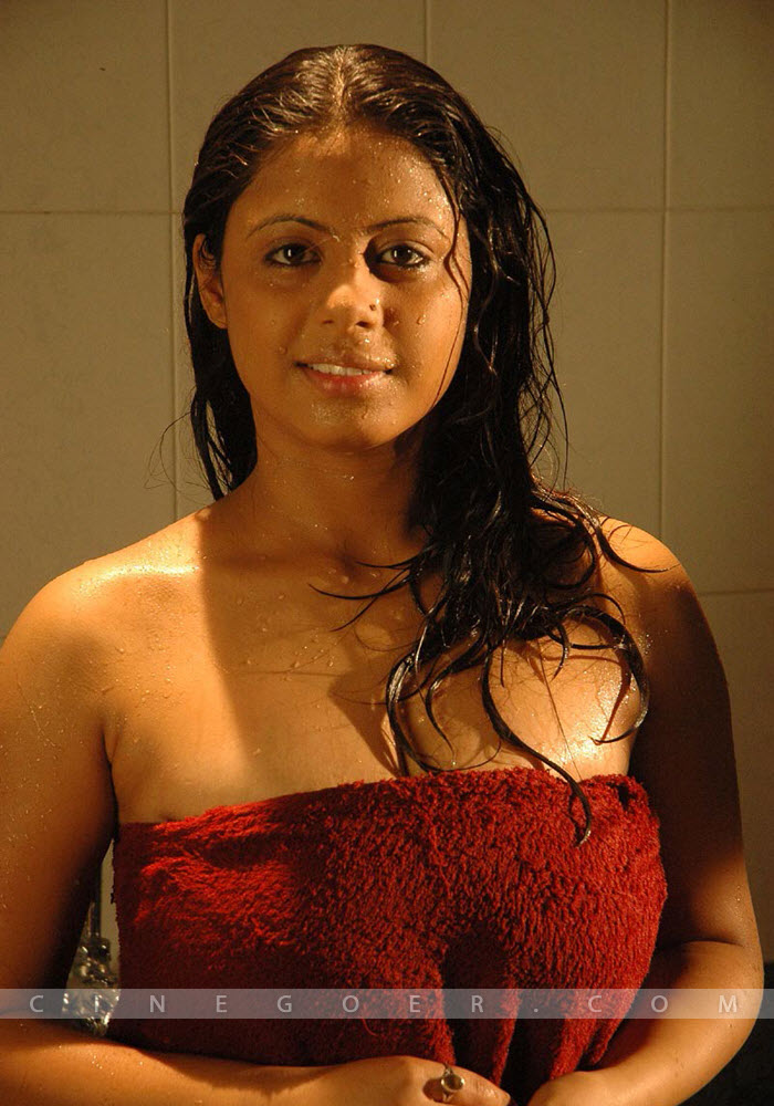 Indian Actress Masala Pics Bathing