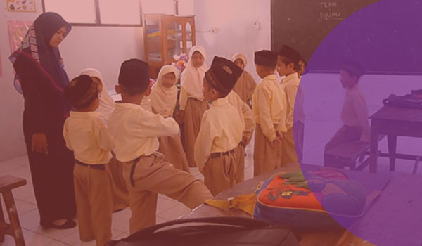Mengajar sebagai Proses Menyampaikan Materi Pelajaran dan Mengatur Lingkungan Mengajar sebagai Proses Menyampaikan Materi Pelajaran dan Mengatur Lingkungan
