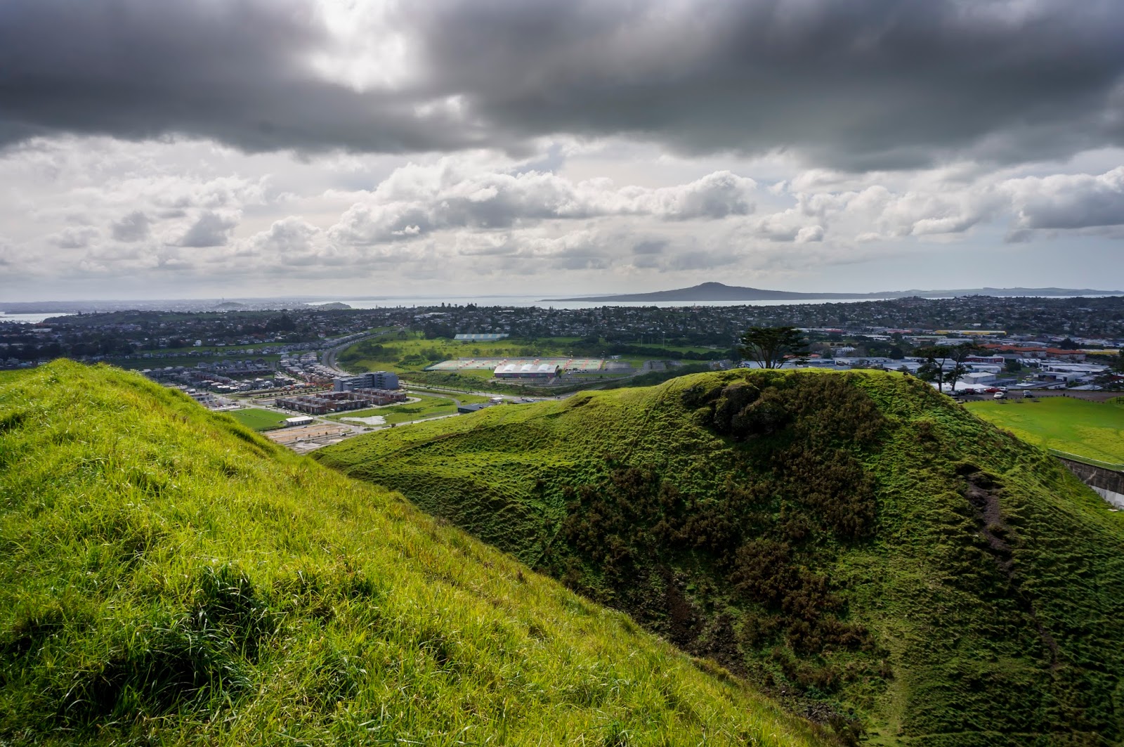 Adventuring New Zealand Walk around Mt Wellington