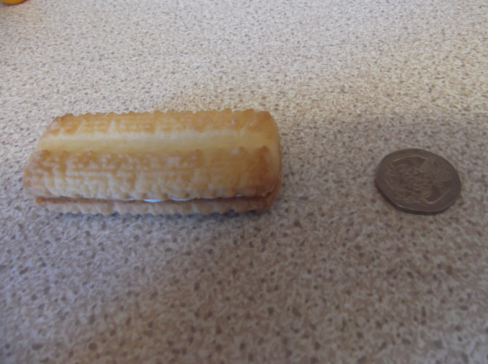 BiscuitsBlog: Featured Biscuit: The Fox's Raspberry and Cream Melt ...