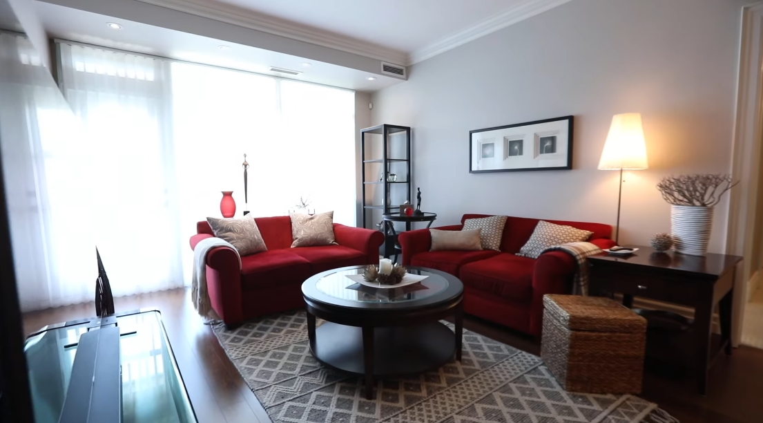 Tour 35 Baker Hill Blvd #305, Stouffville, ON vs. 15 Interior Design Photos