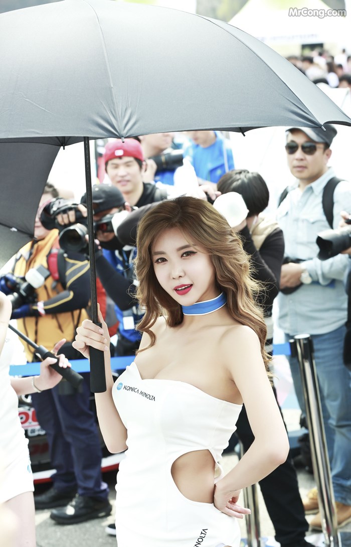 Heo Yoon Mi&#39;s beauty at the CJ Super Race event, Round 1 (70 photos) photo 4-0