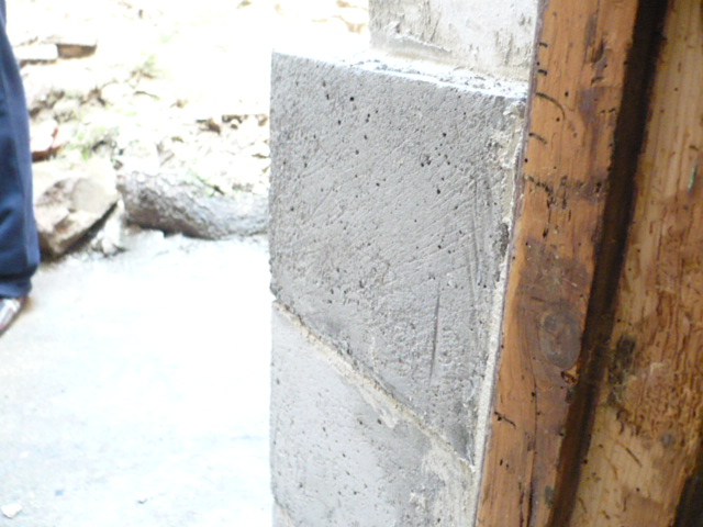 Cantonera artesanal de hormigon, dintel de hormigon