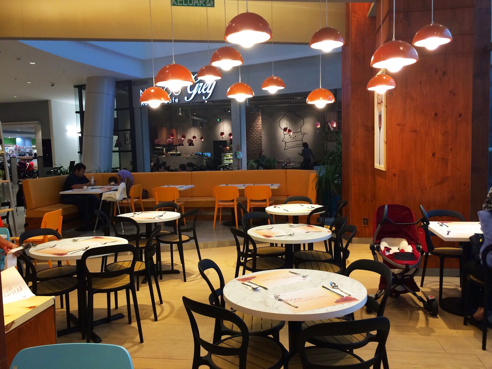 Gliding Fingers Pancake House International IOI City Mall