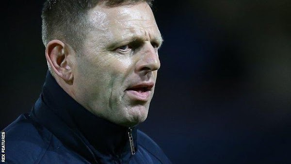 Oficial: Luton Town, rescinde contrato el técnico Graeme Jones