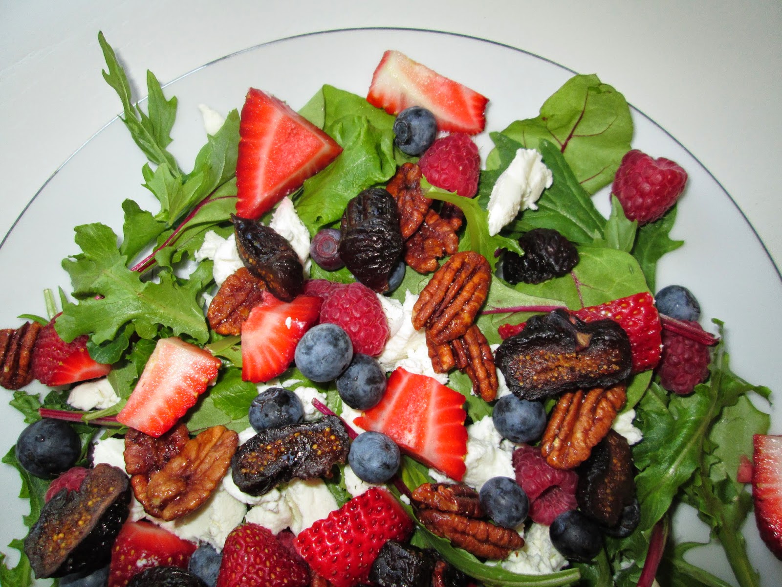 roommom27 Fresh Fruit, Dried Fig and Goat Cheese Salad