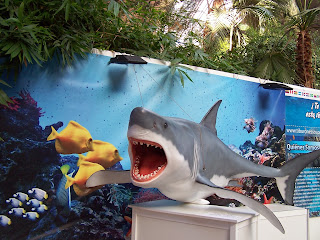 Estación de Atocha - Exposición SOS Tiburones, noviembre 2013 - www.ocioenfamilia.com