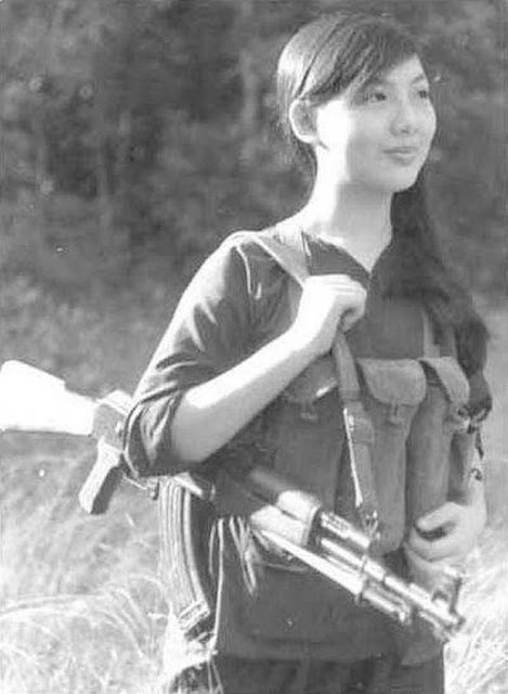 Long Hair Warriors 30 Vintage Photographs Of Female Viet