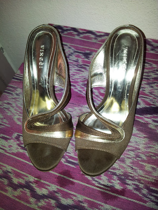 vincci gold brown shoes..(size 6)