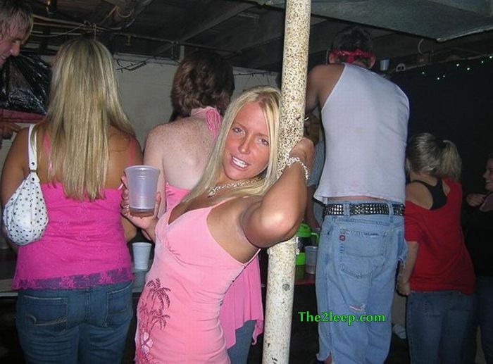 Girls Pole Dancing