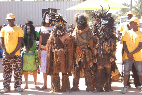 Danças tradicionais de moçambique