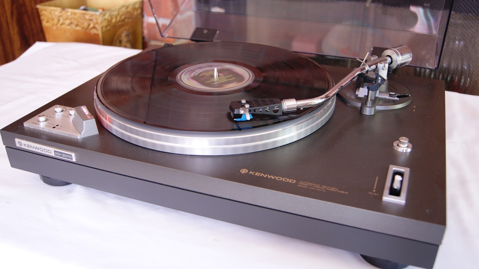 Audioless Winnipeg Group!: Kenwood KD-3070 Turntable