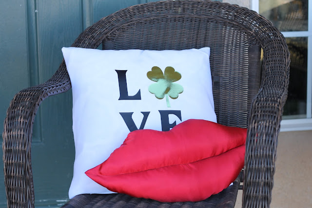 Luck and lip pillow